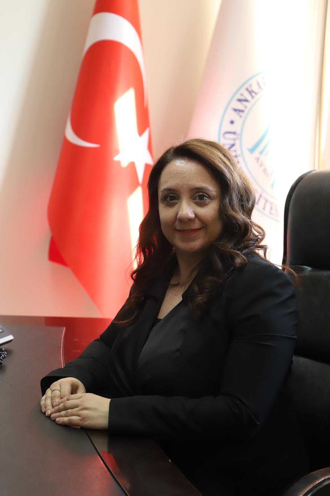 Prof. Dr. Esra ÇALIK VAR